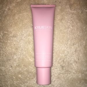 Kylie Skin Walnut Face Scrub